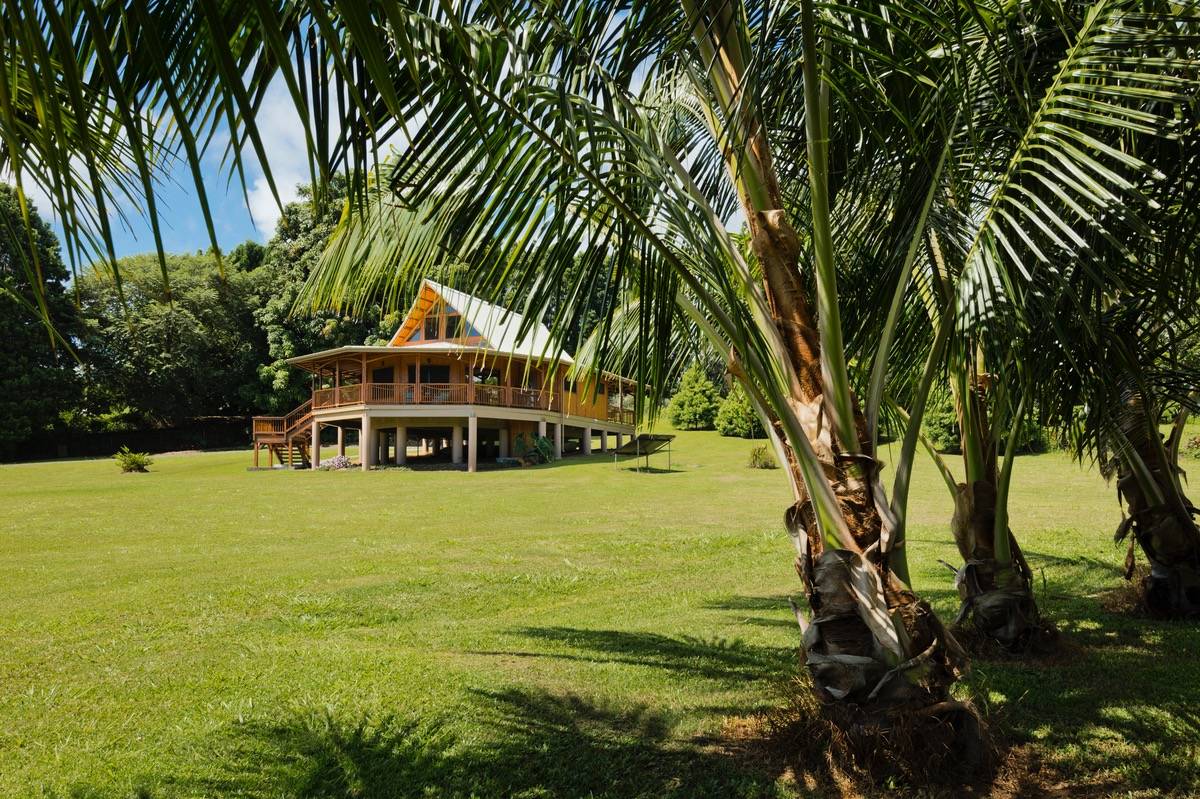 28-3033 BEACH RD PEPEEKEO HI 96783