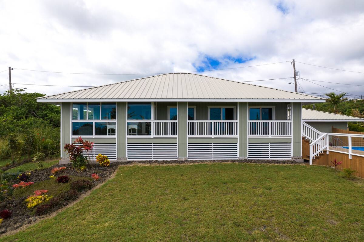 94-1454 HEKAU ST NAALEHU HI 96772