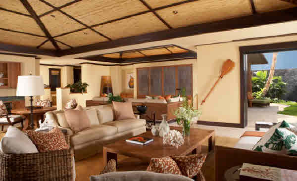 Living Room with plenty of room to entertain friends.