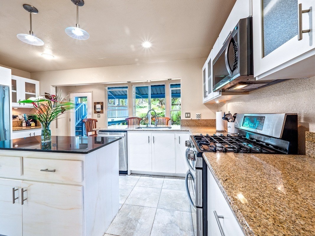 16-1677 IO KEA RD MOUNTAIN VIEW HI 96760