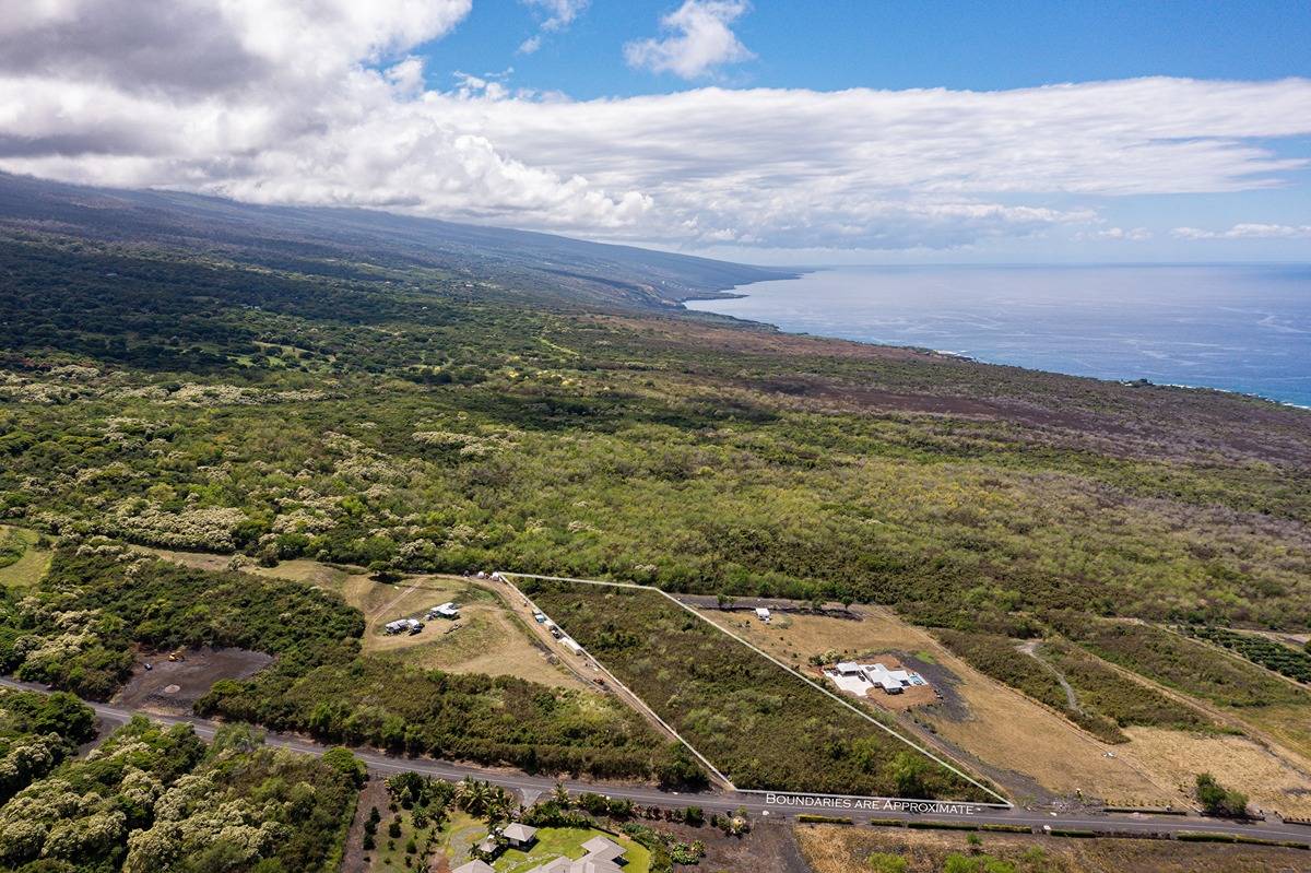 85-5271 KIILAE RD CAPTAIN COOK HI 96704